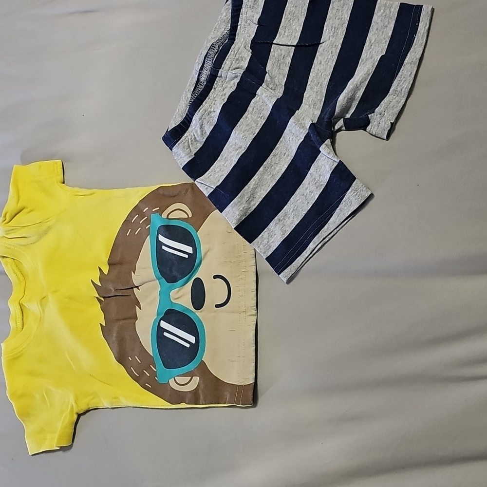 Carter's pajamas set